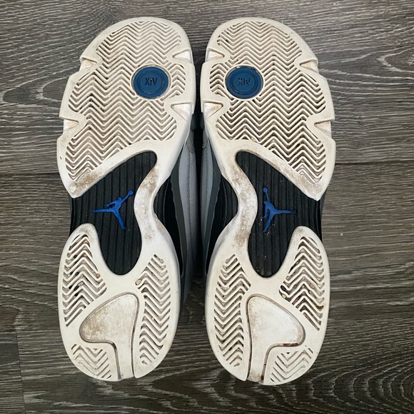 Jordan Wolf Grey 14s - Picture 6 of 9